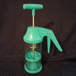 PAMPERED CHEF BATTER MIXER & DISPENSER PANCAKES MUFFINS NO-MESS